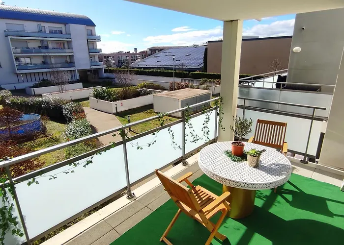 ESCAL'HOME , appart design au pied de l'aéroport,parkings