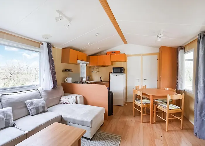 Maison Confortable À Barjac Avec Piscine