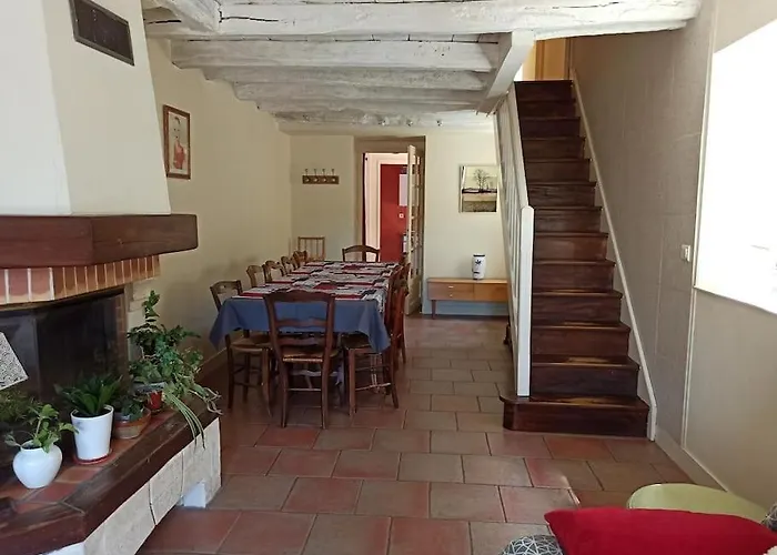 Gite 3 chambres, 2 à 10 pers et jardin clôturé