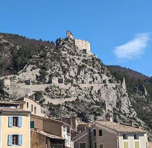 Entrevaux appartement avec vue