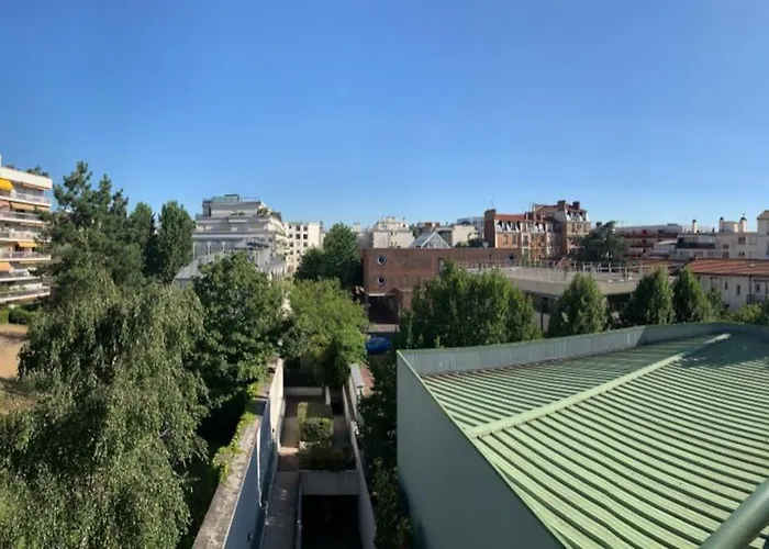 Beau studio spacieux et calme dans résidence de standing