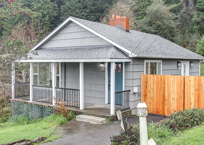 3 Mi To Reedsport: Home W/ Umpqua River Views