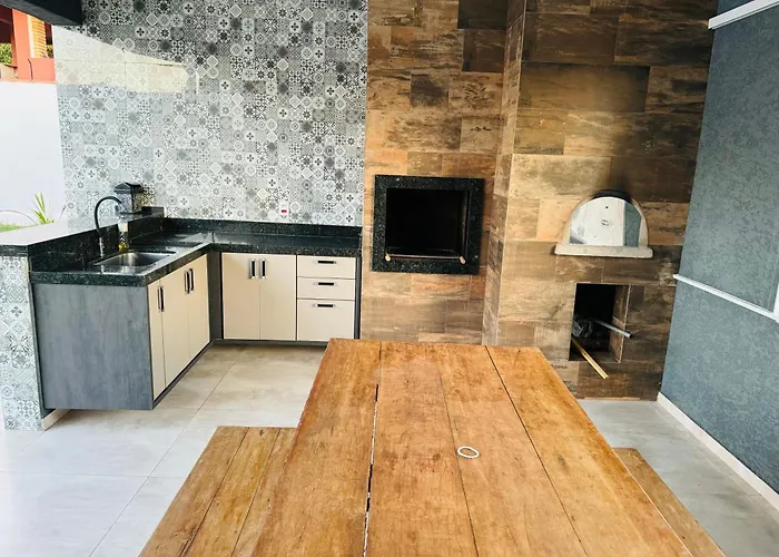 Linda casa em condomínio