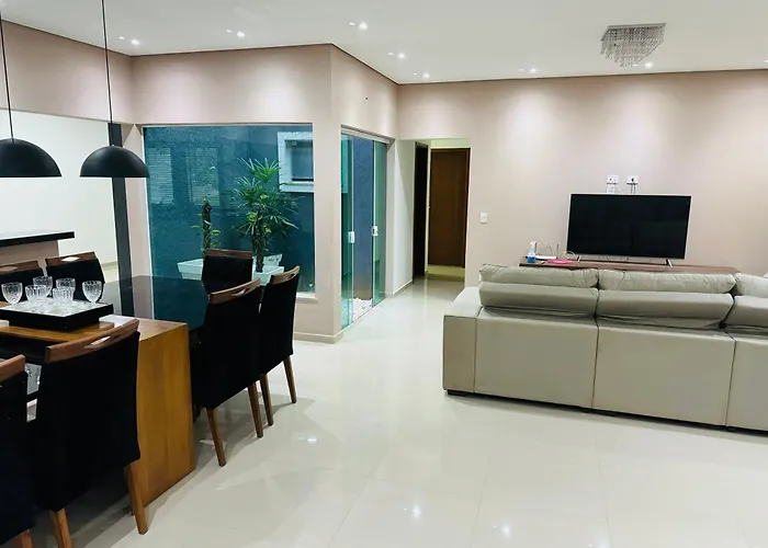 Linda casa em condomínio