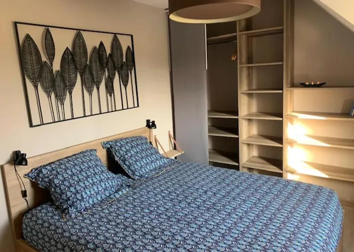 Maison 50 m de la Plage Valentin, vue sur mer
