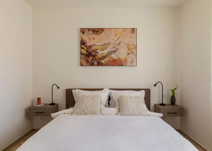 Lake Modern Suites - Free Parking