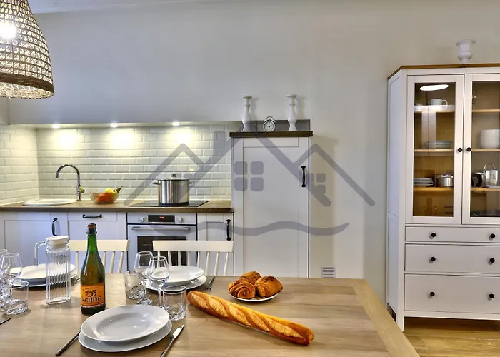 LocaLise - M4 - Ty Gwenn - La maison à la pointe de Lechiagat - Accès à deux pas d'une terrasse vue mer privative - Wifi inclus - Draps inclus - Animaux bienvenus