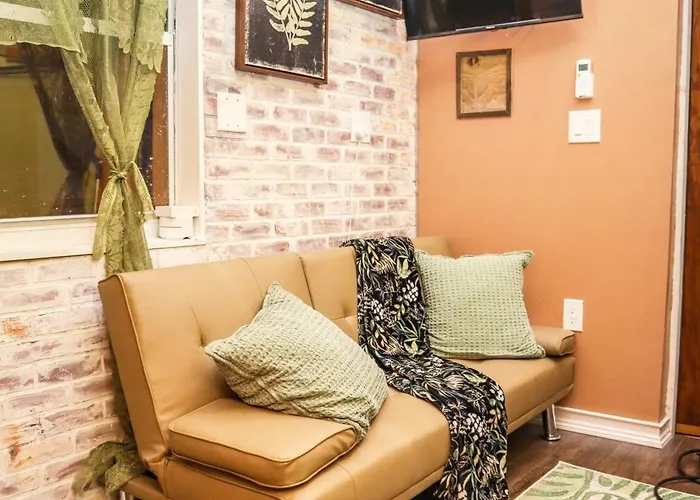 Miami Tiny Vintage Cottage