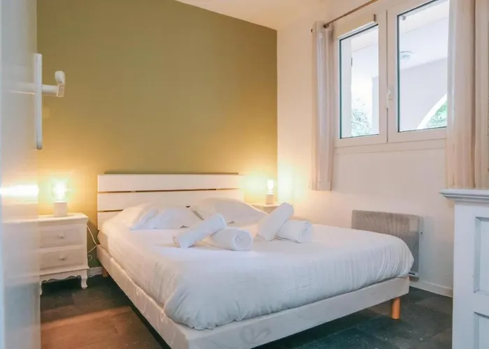T2 moderne à 900m des plages