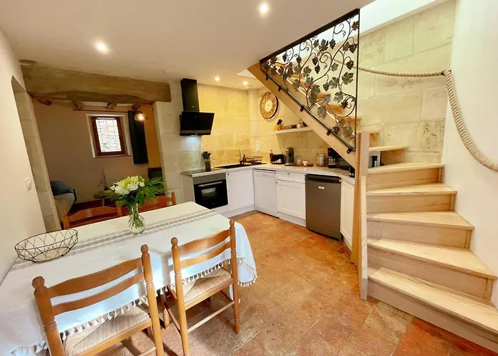 Cosy Gîte à Azay-le-Rideau avec Wifi, Clim, tout inclus, idéal pour 2 adultes et 2 enfants, proche châteaux - FR-1-381-567