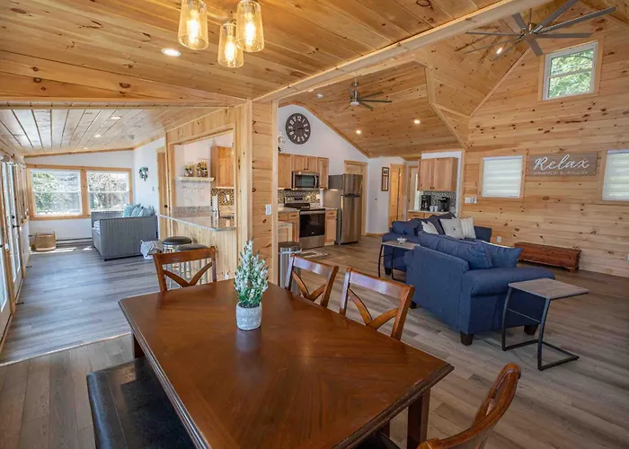 Modern Lake Retreat, Sleeps 8, 5 Min To Colgate