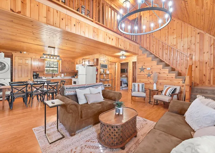Firefly Lodge - Cozy 4 Bedroom Cabin Minutes To Helen