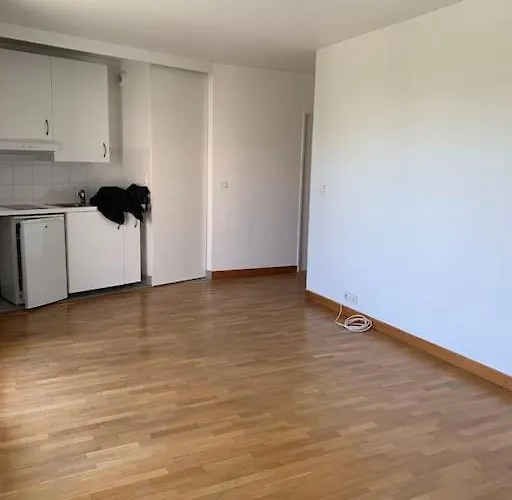 Beau studio spacieux et calme dans résidence de standing