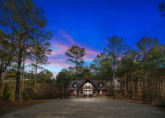Iron Horse Lodge Sleeps 18, Games, Fire Pit, Hot Tub, Ev, More