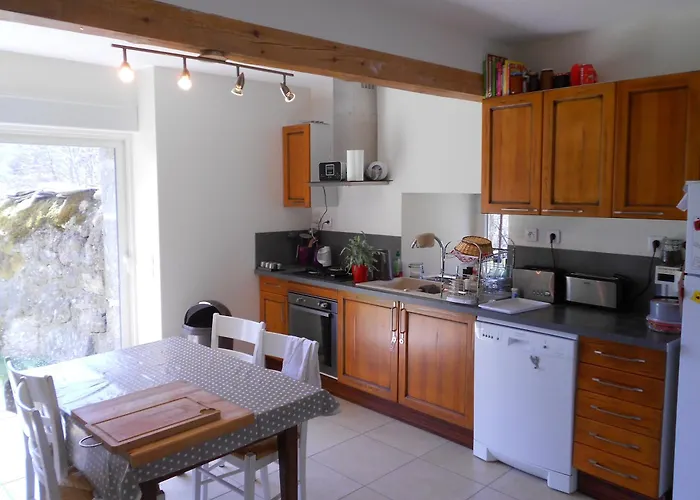 Gîte au calme pleine nature près d'un ruisseau