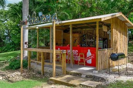 Airport Hotel: Hospitality Expert Jagger - Tour Pool Bar Beach