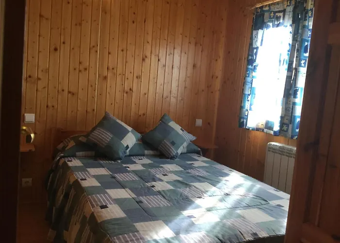 Hotel cerca del colegio: Casitas Cinco Castaños