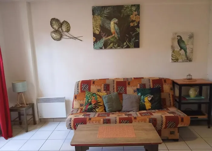 t3 duplex la maison du perroquet 2 chambres 2 piscines dans un village de vacances a saint geniez d'olt aux portes de l'Aubrac