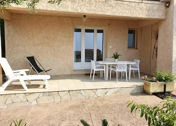 Appartement en rez de villa vue mer