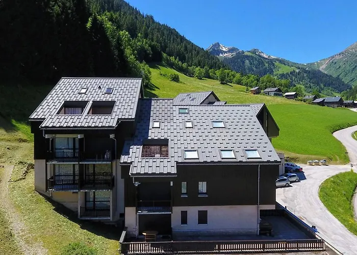 Charmant appart **, 6 pers, 2 balcons, prox pistes&village, parking gratuit - FR-1-342-147