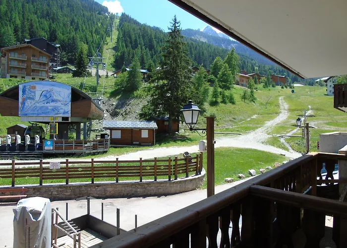 Charmant studio rénové, proche télécabine, balcon sud, animaux acceptés, draps inclus, casier à ski - FR-1-561-52