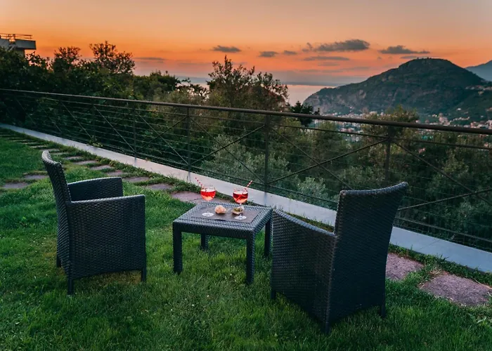Villa Fanella, Independent House With A Private Garden, Between Sorrento&Amalfi