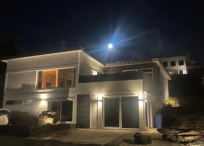 Iceland Sjf Villa, Hot Tub & Outdoor Sauna Amazing Mountains And City View Over Reykjavik