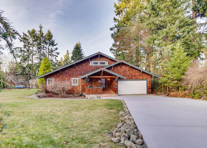 Puget Sound Cottage W/ Private Community Beach!