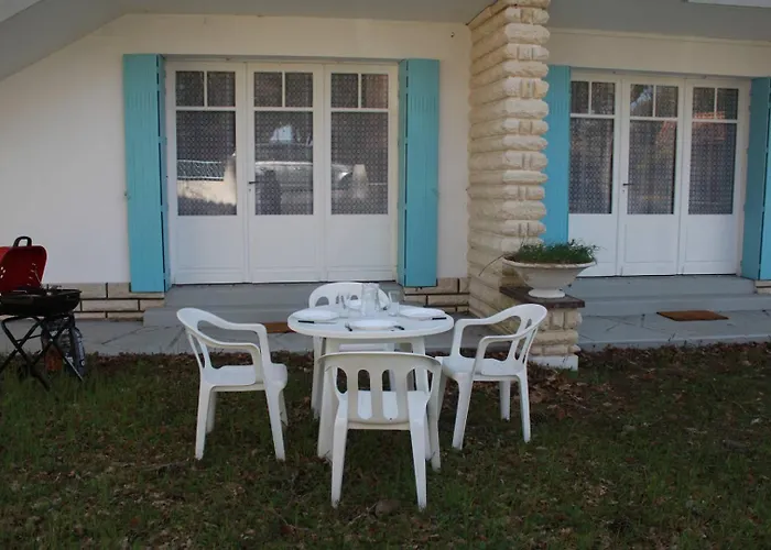 Ronce-les-Bains - APPARTEMENT REZ-DE-CHAUSSEE gauche - 90m de la PLAGE