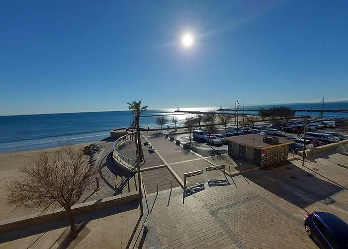 Studio cabine 4 personnes, terrasse, parking, Grau d'Agde - FR-1-423-210