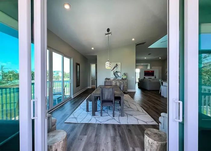Island Retreat: Your Exclusive Oasis Awaits