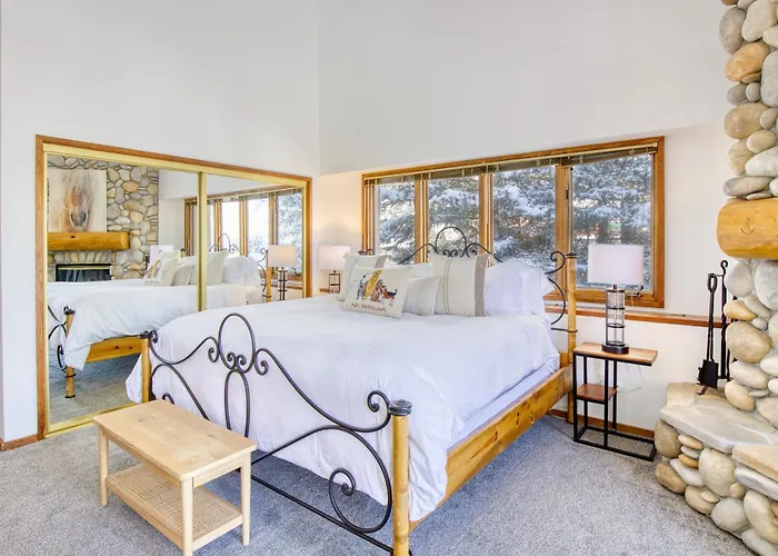 Stunning Summit Condo With Sauna, Hot Tub, Pickleball