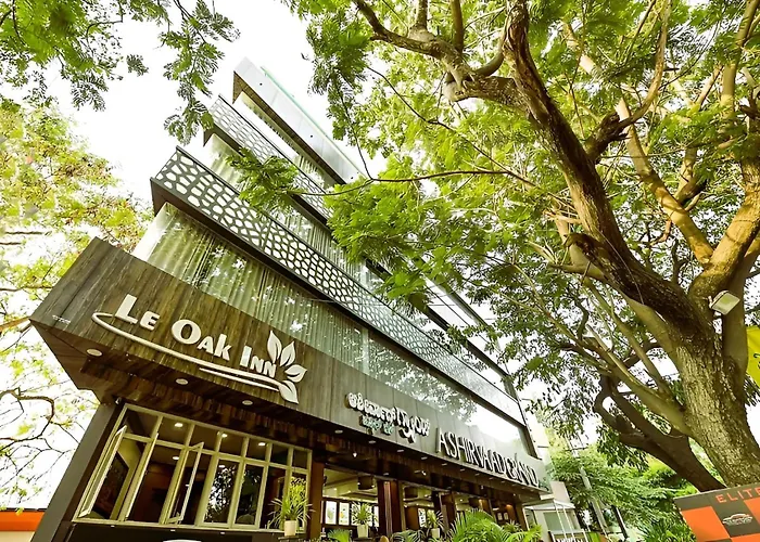 Le Oak Inn