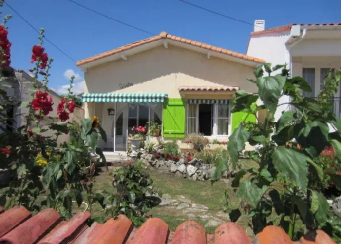 Royan - MAISON RUSTIQUE avec jardin clos - proche COMMERCES et PLAGES