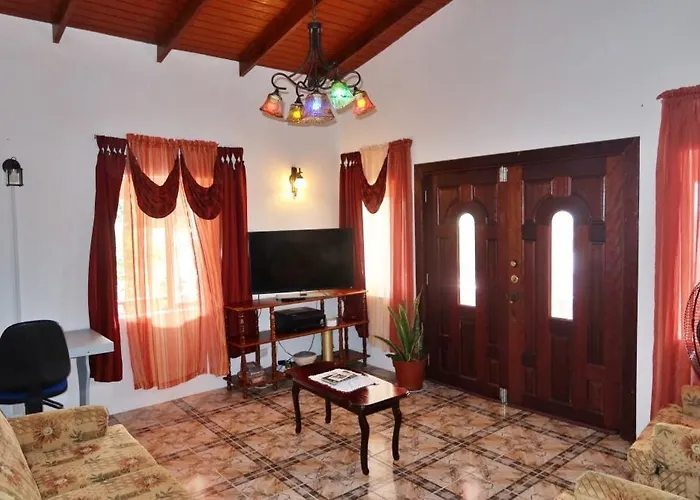 Elegant Rays Apartment- Golf Course , Grenada