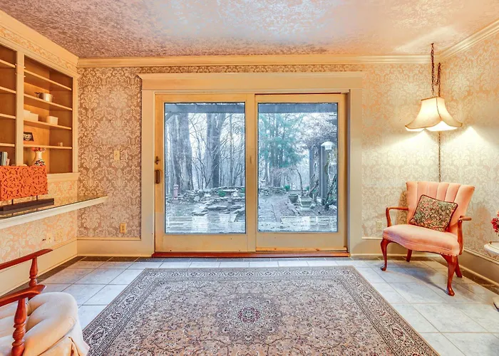 Spacious Jamestown Home Near Nat'L Comedy Center!