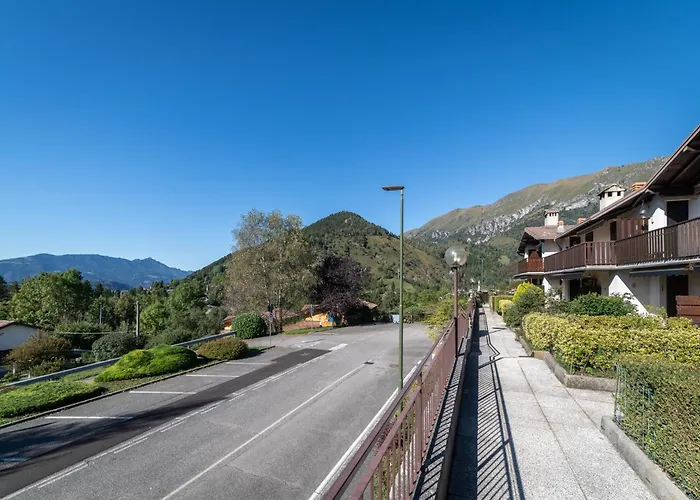 Villetta a schiera con giardino privato