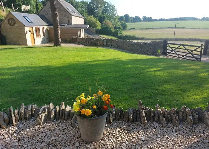 Thames Head Wharf - Historic Cotswold Cottage With Stunning Countryside Views