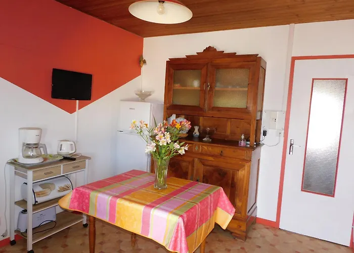 Gîte rustique avec salle de jeux et animaux en campagne - FR-1-426-336