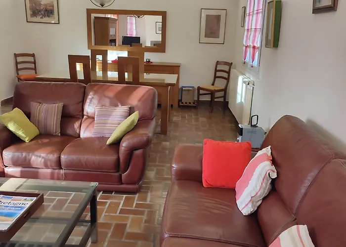 Maison classée 3 étoiles, grand jardin clos au calme Proche centre ville, 10 min des plages