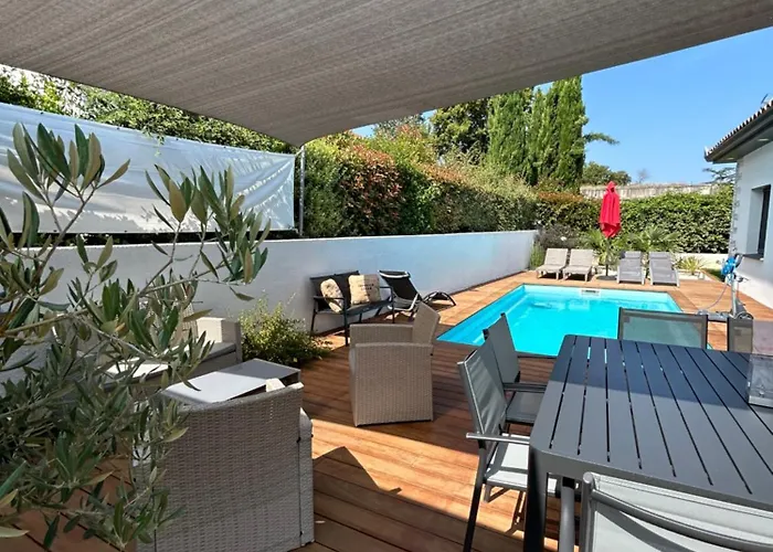 STUDIO avec PISCINE