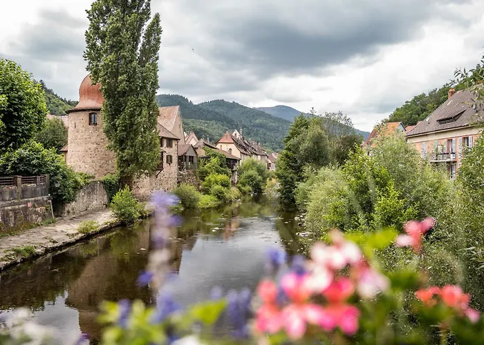 Maison rénovée au cœur de Thann : 3 chambres, cuisine équipée, proche randonnées et villes alsaciennes - FR-1-744-11