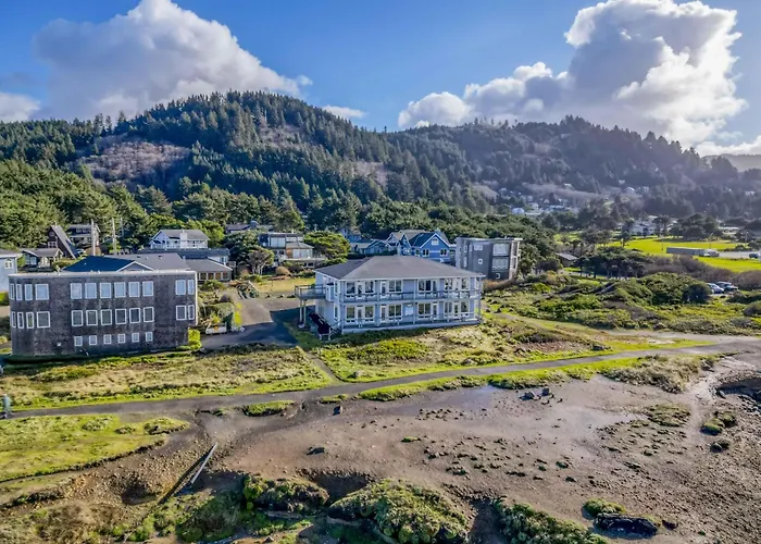 Arbor House South