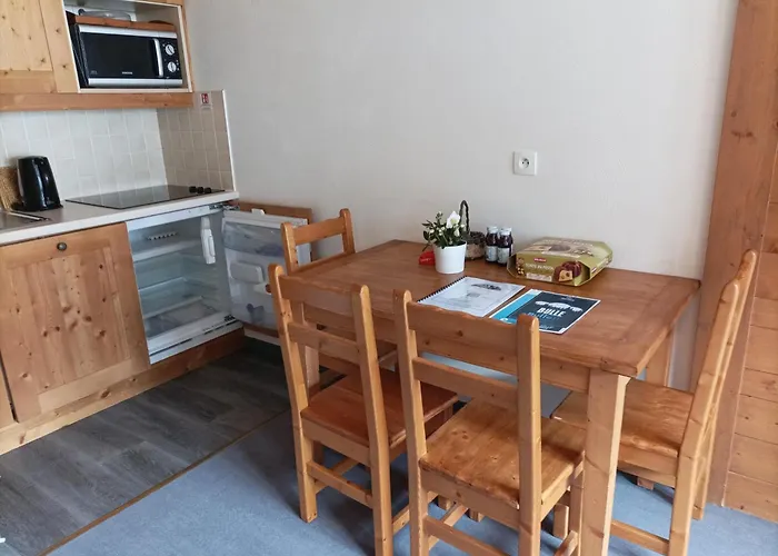 Résidence Les Alpages 4 étoiles - Appartement 4 personnes - Piscine, Hammam, Sauna, Jacuzzi - ValCenis 73480