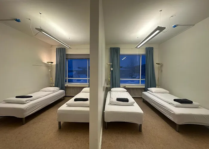 Hotel near College: B4 Hostel