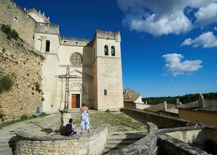 Maison provençale dans un cadre bucolique