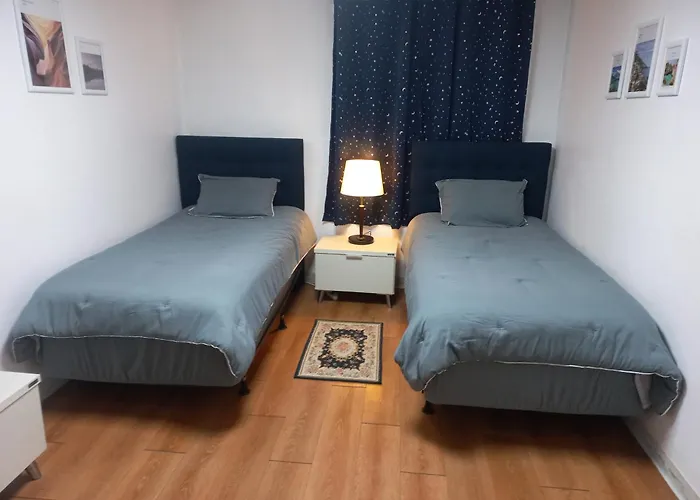 Newly Renovated Spacious 2 Bedroom Unit In Hbc #1