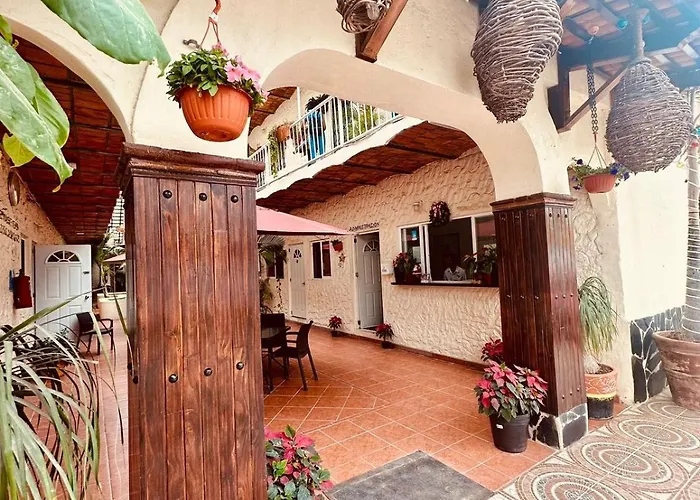 Central hotel: Bungalows Las Glorias