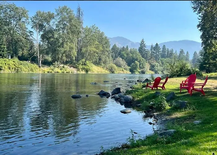 Deluxe Cabin 5 - Rogue River Resort