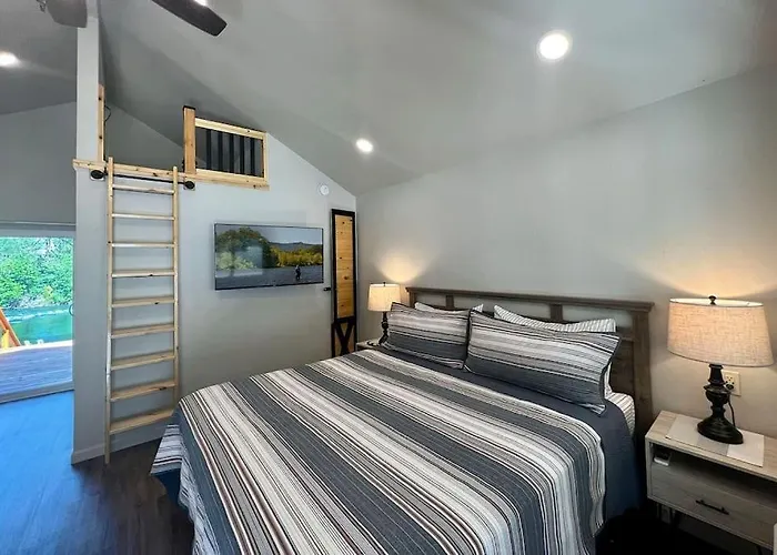 Loft Cabin 3 - Rogue River Resort